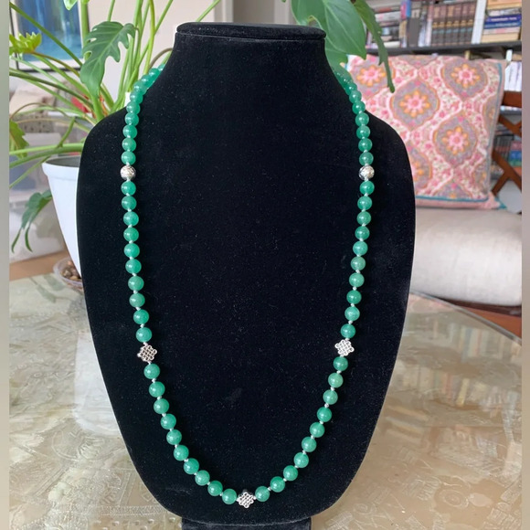 Green Aventurine Necklace - Hand-Knotted on Grey Silk Thread - Picture 1 of 3